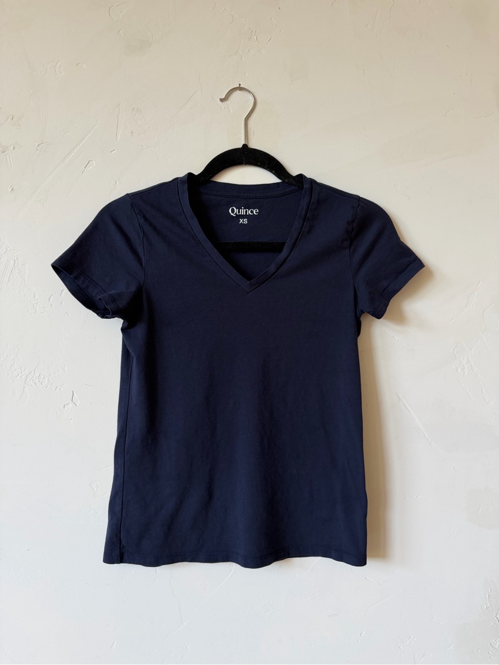 Quince Women's Navy Short-Sleeve V-Neck Tee